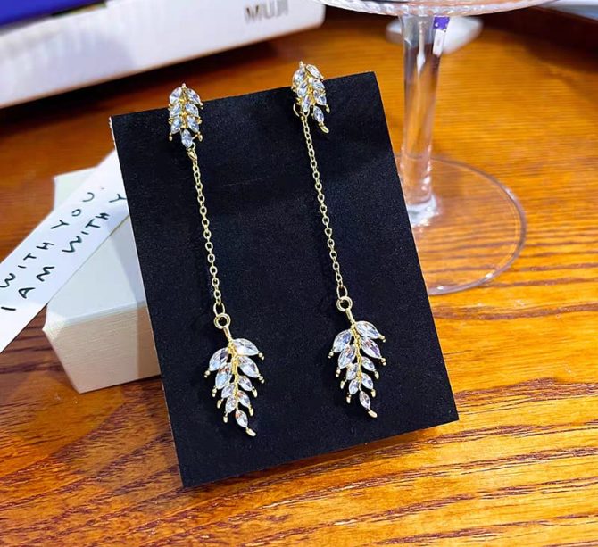 Decent Leaf Earring -- SA-11