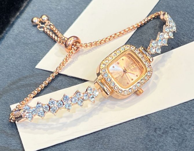Elegant Bracelet Watch -- MM-08