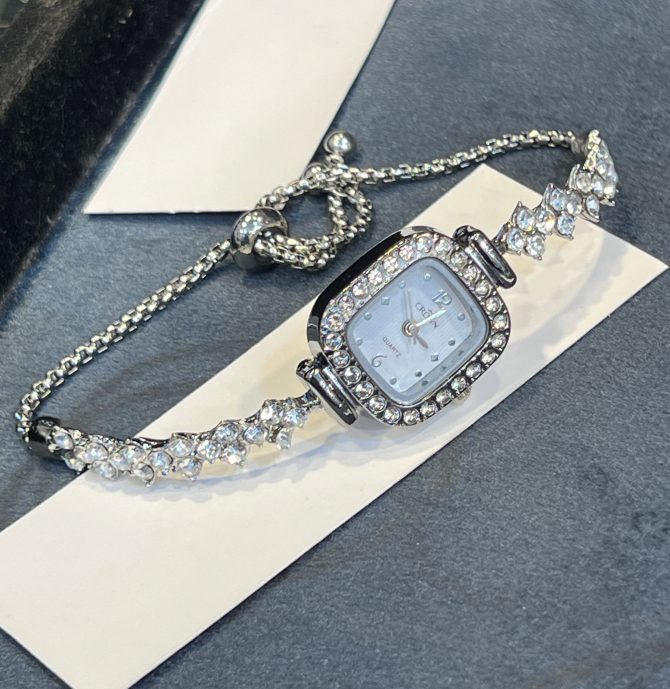 Elegant Bracelet Watch -- MM-08 - Image 5