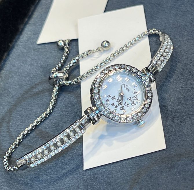 Elegant Bracelet Watch -- MM-08 - Image 4