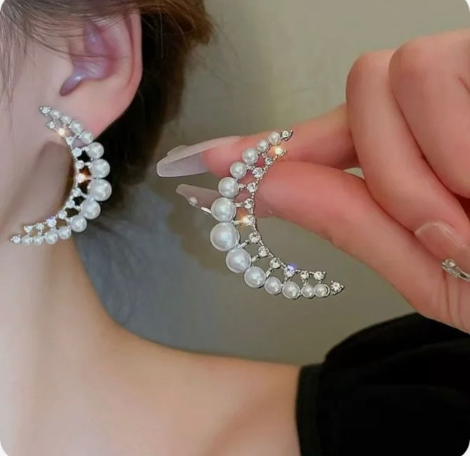 Decent Crescent Pearl Earring -- FT-22 - Image 2